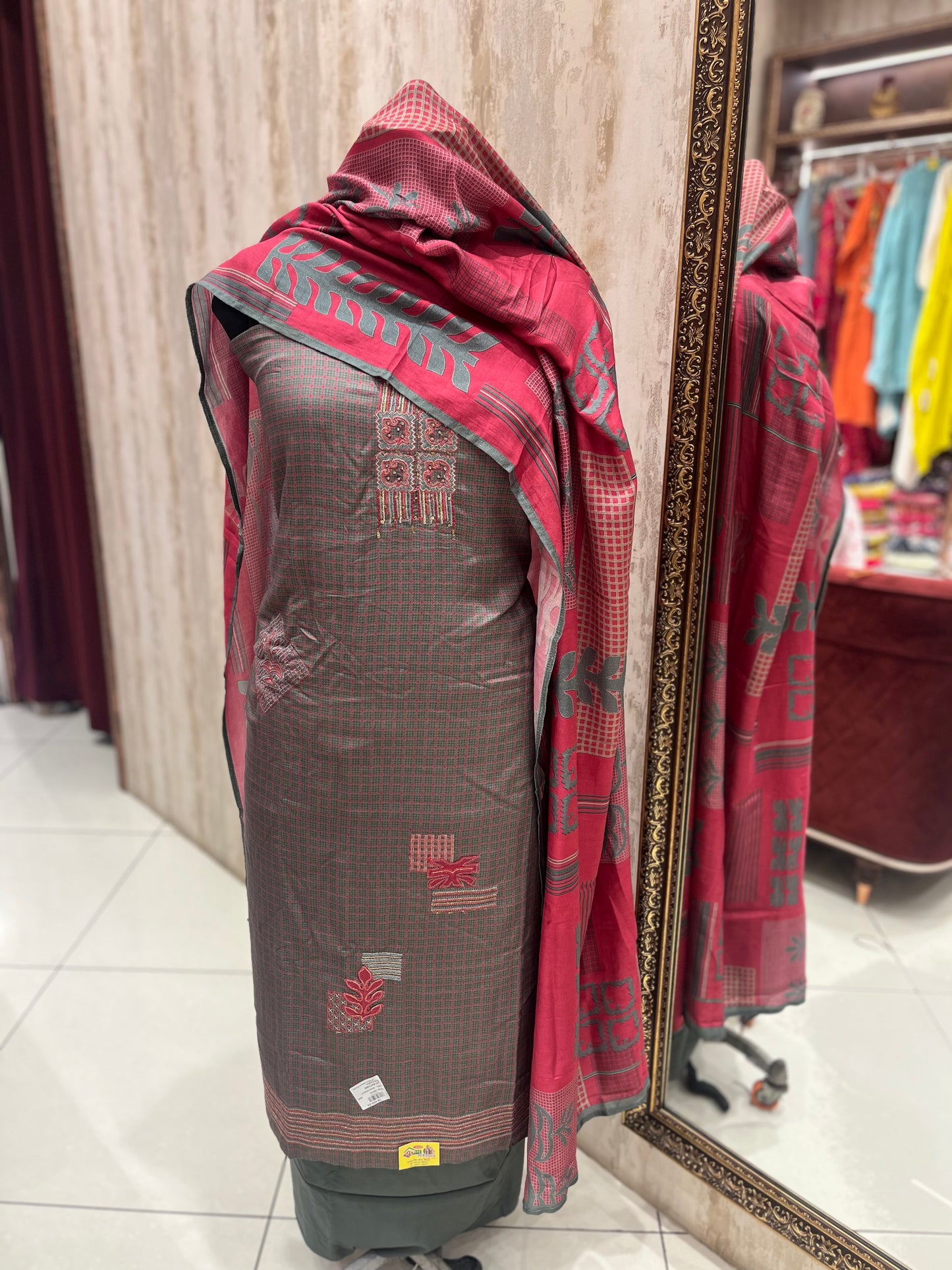 Pashmina contrast woolen suit