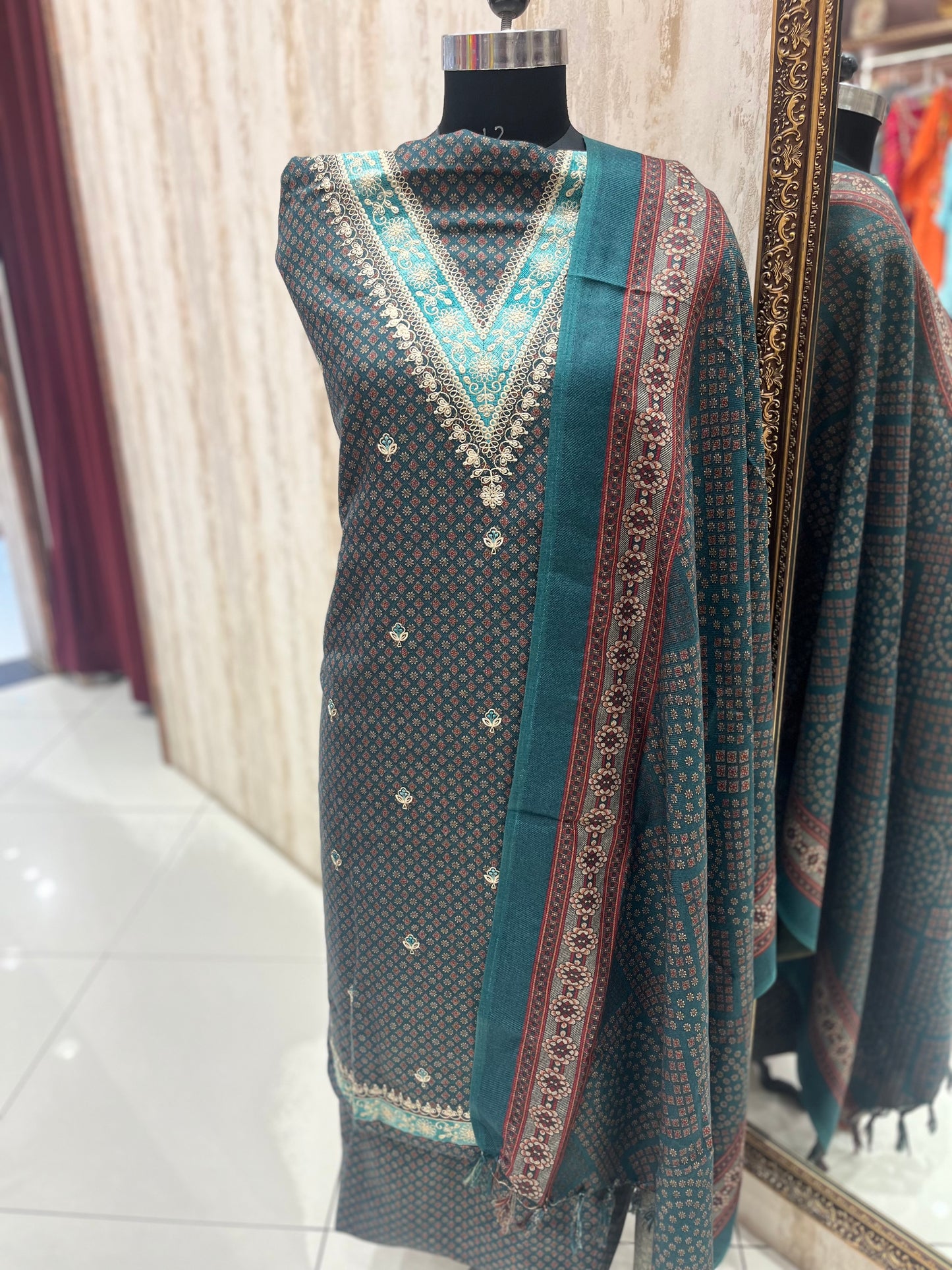 Pashmina V neck print suit