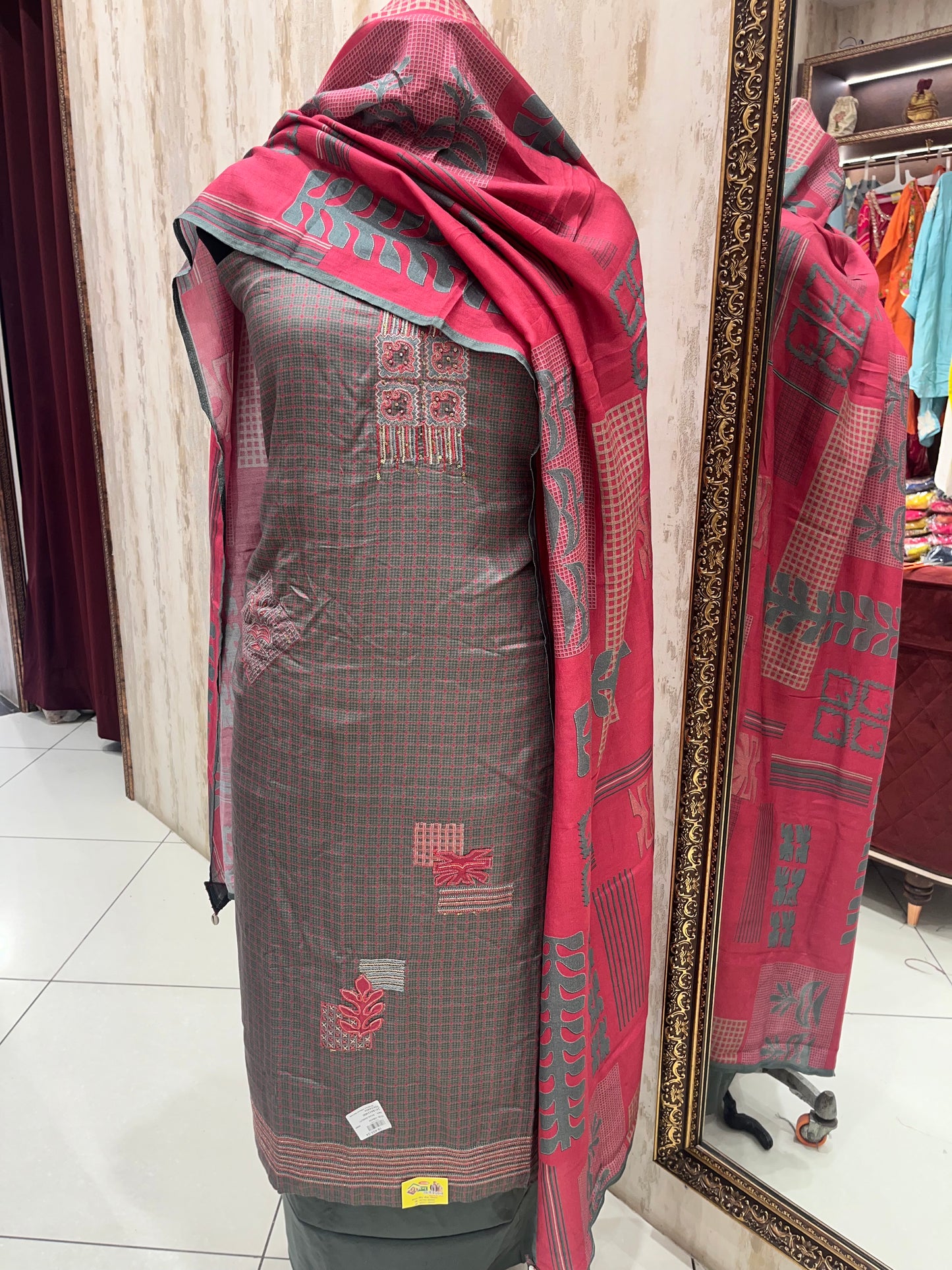 Pashmina contrast woolen suit