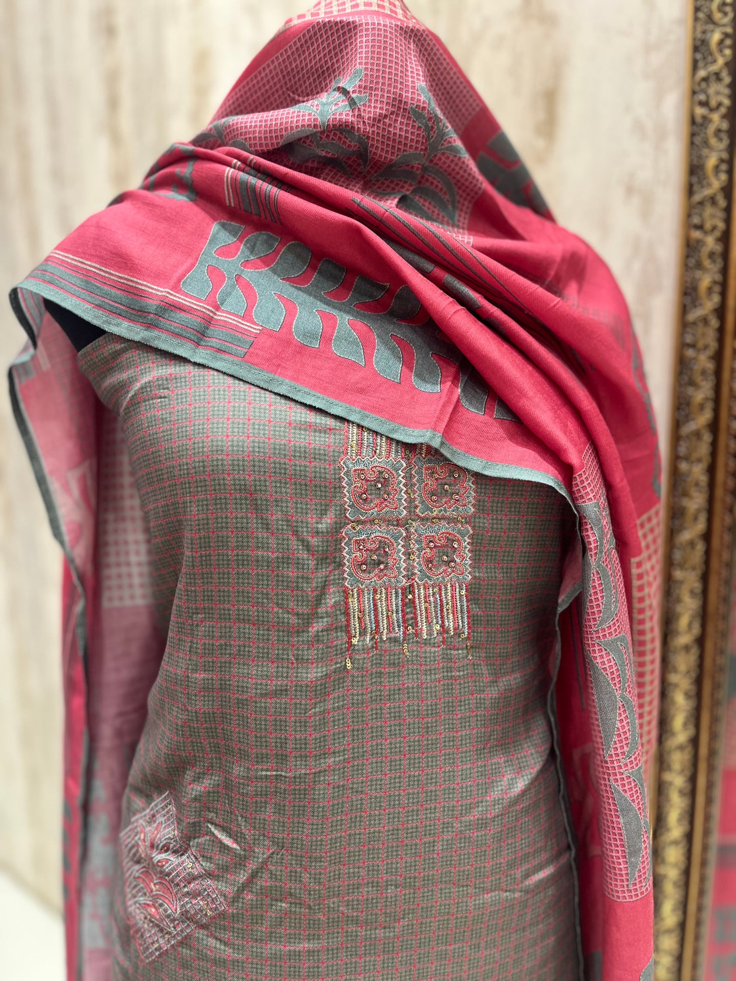 Pashmina contrast woolen suit